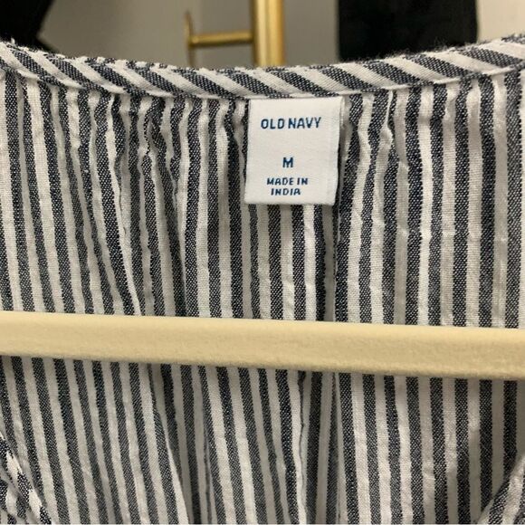 OLD NAVY White and Gray Pinstripe Long Sleeve V-Neck Blouse Tie Waist - Picture 6 of 7